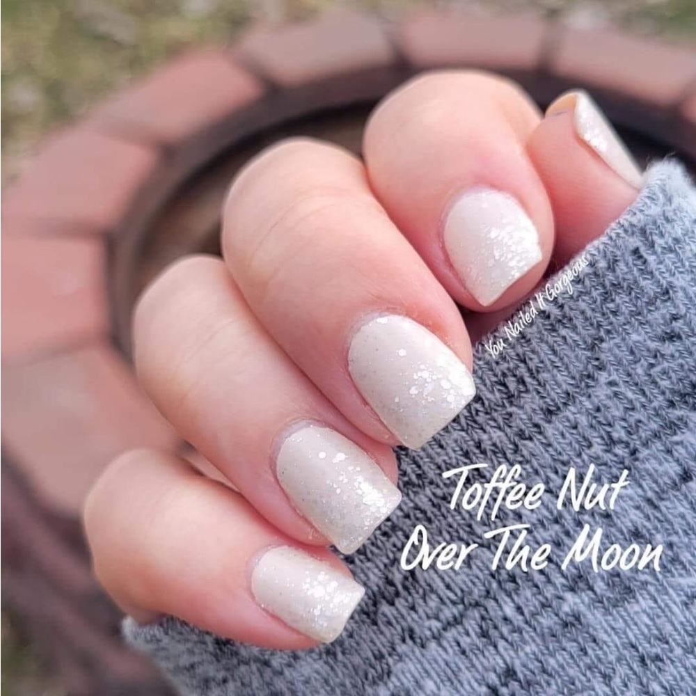 *Retired* Color Street: Over the Moon | White Glitter-Dipped Overlay Sparkle - Picture 6 of 11